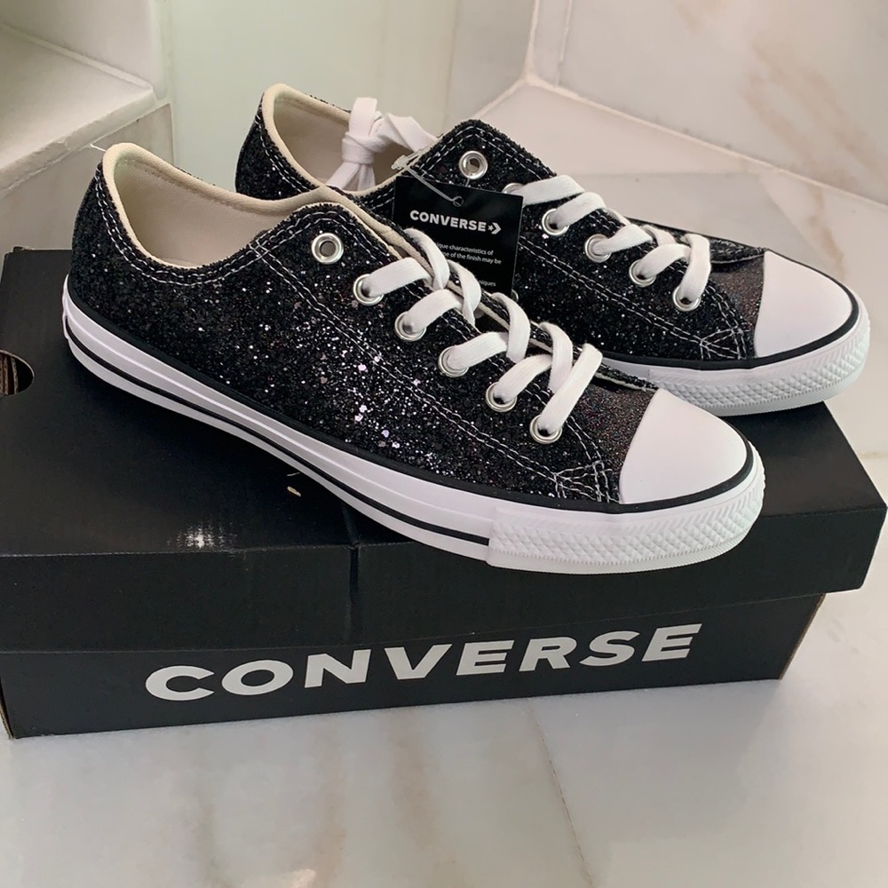 NIB NEVER WORN Sparkly Glitter Converse Sneakers